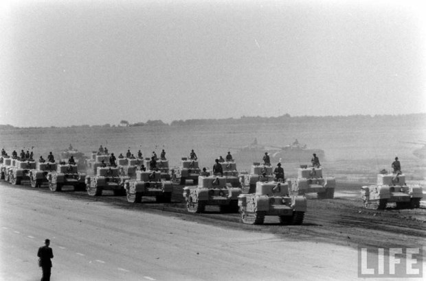 استعراض الجيش الملكي العراقي عام 1957  Churchill-86763ef84925d7cd_large