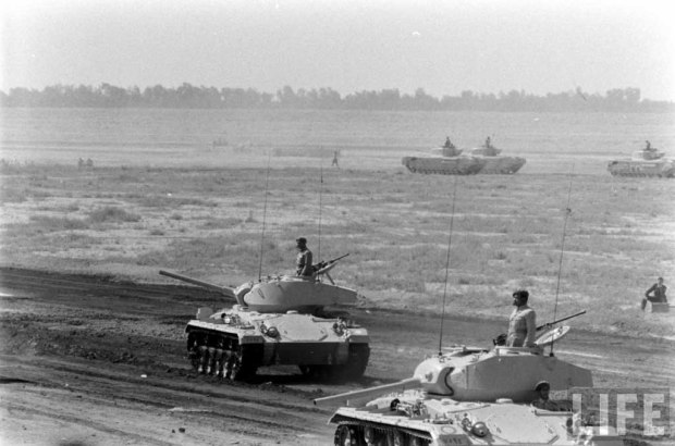 استعراض الجيش الملكي العراقي عام 1957  Churchill-8cbbb7ac27fa1373_large