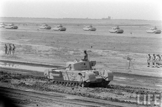 استعراض الجيش الملكي العراقي عام 1957  Churchill-df07272233139b20_large