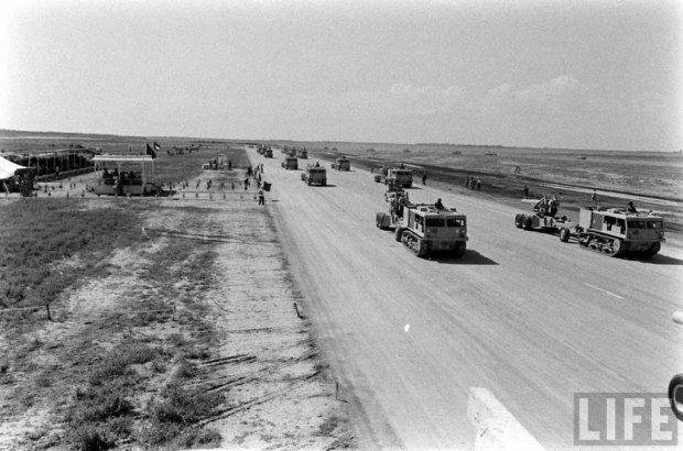 استعراض الجيش الملكي العراقي عام 1957  M4-8e8f954215a13472_large